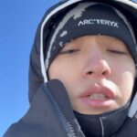 Simon Dominic Instagram - 새해 기념 맞이 한라산 성판악 코스 등반 완료. 백록담 정기 받고 온 정기석과 정상에서 먹은 인생 육개장 쳐직~