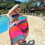 Simony Instagram - Hoje eu estava refletindo. Vocês não tem ideia da importância de poder tomar um sol, entrar na piscina, curtir meus filhos . Eu achei que jamais faria tudo isso . Deus é bom o tempo todo . Eu sou só gratidão ❤️❤️❤️❤️❤️🙏👯‍♀️. @villadimantova @aleastolphi