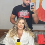 Simony Instagram - Vivendo um dia de cada vez. Aproveitando cada instante. De Rosa em um outubro nem tão Rosa assim. Se cuide, faça seus exames, se ame ❤️ Dress @bytatimendes Make @rafaelmanole