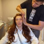 Simony Instagram - @simonycantora A cura vem através da quimioterapia, médicos e medicamentos, mas uma lace nessa fase é sensacional