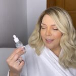 Simony Instagram - Concentrado Tratamento Facial 4x1 1° Diminui o tamanho dos poros proporcionando uma pele mais lisa rejuvenescida 2° Controla e equilibra a oleosidade da pele 3° Previne e trata manchas 4° Previne cravos e espinhas Amo @phallebeautyoficial e amo Rosa mosqueta ❤️