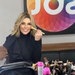 Simony Instagram - Dia de gravação ❤️🫶🏻 Tão bom sentir a vida voltando ao normal. Devagar. UM DIA DE CADA VEZ… SBT - Sistema Brasileiro De Televisão