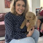 Simony Instagram - Nada melhor do receber essa coisa mais linda pra trazer luz e alegria pra toda casa. Aqui só temos cachorros pequeninos, hoje chegou ele RONALDO FENÔMENO ( porque aqui nóis é corinthians). Quero super agradecer ao @canilgoldenhappy que nos proporcionou essa alegria 🤩 super recomendo esse canil de responsabilidade, amor e carinho. Ele chegou muito cheiroso.Deveríamos olhar mais e aprender com esses seres de amor e luz 💡 Seja muito bem vindo ❤️❤️❤️❤️❤️❤️❤️
