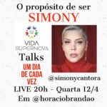 Simony Instagram - Simony está ótima Simony está mais bonita Simony está melhor que nunca Simony segue batalhando mas com nova perspectiva. Sua vida deu uma daquelas reviravoltas inesperadas quando, sem prévio aviso, descobriu-se com câncer. Mãe de quatro filhos e responsável por sua carreira, vida e nariz, essa mulher batalhadora que começou a trabalhar muito pequena para nos entreter, enfrenta a maior prova que a vida já a apresentou. A boa notícia é que sua força de vontade, fé e positividade deram resultados muito positivos e hoje ela se sente capaz de falar sobre a história. Agora ela lança o e-book “ Um dia de cada vez” para ajudar quem precise saber mais sobre diagnostico, tratamento e o principal, saber como é viver após descobrir algo dessa dimensão e gravidade. O que se aprende ? O que passa pela cabeça? O que se descobre de novo? Você está convidado para acompanhar um papo sincero entre pessoas que se admiram, para falar sobre vida e propósito. Diante de uma nova fase e de um passado repleto de memórias, “ dores e delícias”, quais foram os aprendizados e quais seriam as novas metas da menina que nos fez sonhar e voar alto num lindo Balão Mágico? Não perca este @vidasupernova talks especial: LIVE -dia 12/4 ( quarta ) 20hs Onde: @simonycantora @horaciobrandao