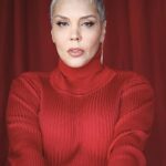 Simony Instagram - Alerta de SPOILER 🚨🚨🚨 Arrasta para o lado e confira o que estamos preparando pra vocês! Artista/Influencer: @simonycantora Produção @housemazzutti Dir. publicitária: @mazzuttiangelo Dir. Criativa e Photo: @itamazzutti Vídeo: @lucasbrando Co-produção: @m_sacavem Beauty: @elliseualmeida #mulher #universofeminino #cancer #lifestyle #campaign #publi #public #mktdigital #fotografoemsaopaulo #video #forografia #moda #beauty #hospitaldocancer #sp #rj