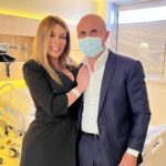 Simony Instagram - Hoje é aniversário desse anjo médico na terra e que hoje eu considero da minha família. Porque amo toda a família dele❤️ você @drfernandomaluf é nosso presente. Gostaria de verdade que todas as pessoas do mundo pudessem ter um médico como você, tão competente,estudioso, amoroso, espiritualista. Como médico todos sabem sua grandeza e competência mas como ser humano amigo não tem nem como explicar. Que Deus sempre te ilumine que você continue sendo usado por Deus pra salvar, ajudar, acalmar os corações de muitas famílias . FELIZ VIDA AMAMOS VOCÊ ALIÁS VOCÊS . Feliz aniversário GRATIDÃO POR TUDO 🙏👏👏👏👏👏👏👏👏👏👏👏👏👏👏👏👏 Eu sou sua fã sempre