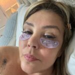 Simony Instagram - Gente achei tão fofo que resolvi postar pra vocês rsrs. Comprei aqui em Orlando pra amenizar as olheiras,rsrs deixa 15 minutos antes de dormir, é da Hello kitty achei demais. Quando eu falo que sou criança ainda ninguém acredita kkkkk 😝😊🧚🏻‍♀️💁🏼‍♀️ Davenport, Fla