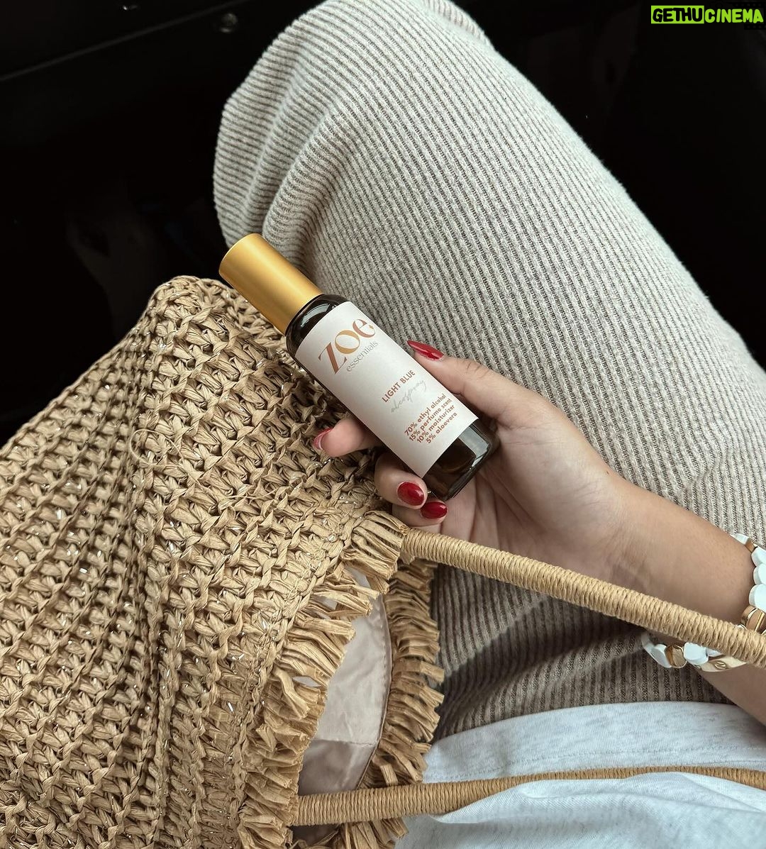 Sofia Andres Instagram - 🫶🏻 always @zoessentialsph Dumaguete City