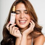 Sofia Andres Instagram - Thank you for the never ending love and support ya’ll 🤍🫶🏻 Our products are still available here @zoessentialsph Add our famous Alcospray to your 🛒 now! 🛍️ Stay fresh and sanitized with Zoe Essentials Alcospray in English Pear scent - a must-have for on-the-go protection!