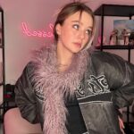 Sofya Plotnikova Instagram - De quebradinha😏💜