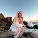 Sofya Plotnikova Instagram - i find solace & serenity when by the ocean 🌊 Los Angeles, California
