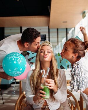 Sofya Plotnikova Instagram - Thank you all so much for Bday’s wishes💌

I’m so grateful to have every single one of you in my life!! 

I feel so blessed to celebrate this day with my siblings after such a long time apart!🩵🥹
