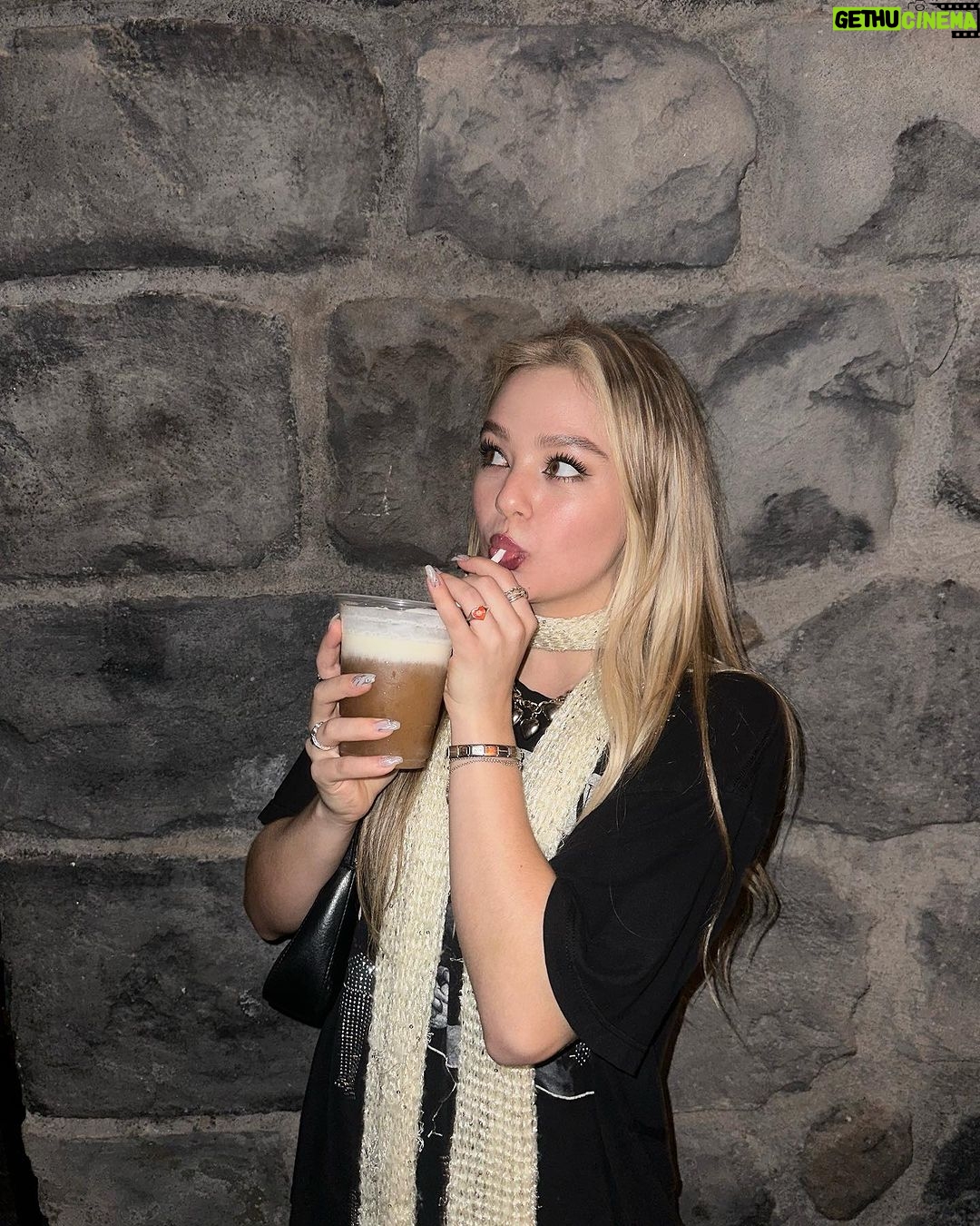Sofya Plotnikova Instagram - what a weekend🙊🖤✨ • My first horror night at @unistudios • First sip of butterbeer (new fav desert🫶🏼) • Fun times with new & old friends • Filled with lots of adrenaline • So much screaming to the point of loosing my voice🫠Universal Studios Hollywood