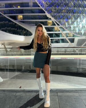 Sofya Plotnikova Instagram - ✨🖤