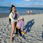 Soha Ali Khan Instagram – Girls just wanna have sun ☀️ 😎