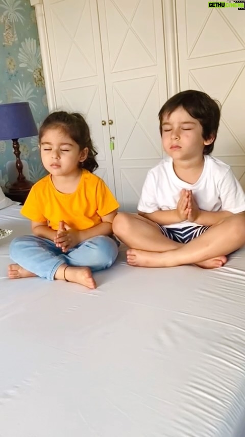 Soha Ali Khan Instagram - Wishing and praying for you to have a very happy birthday 🥳 🎂 🎁 Tim Tim - excuse the little sneeze at the end !! @kareenakapoorkhan
