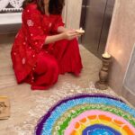 Soha Ali Khan Instagram – Time to let your light shine bright #diwalivibes #diy #rangoli