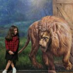Soha Ali Khan Instagram - I always said she was a work of art … #immersiveartexperience #art #artvo see the art, touch the art, be the art 🖼️