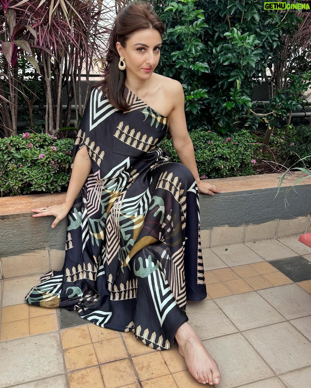 Soha Ali Khan Instagram - Go figure …. @kareenparwani @_vedikam @dipublicrelations