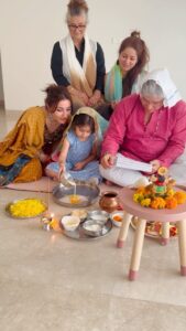 Soha Ali Khan Instagram - Celebrating our little Naumi on Navmi ❤️ may you enjoy all nine forms of this festival’s blessings- Fame, Name, Wealth, Prosperity, Happiness, Education, Health, Power, and Commitment. #happymahanavami #durgapuja