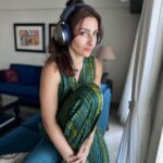 Soha Ali Khan Instagram – Don’t turn up the volume – just shut out the background music!! These are some seriously cool noise cancelling headphones with boss attitude and incredible audio quality!
#DysonIndia#gifted #dysonzone #noisecancelling #headphones #music #collab