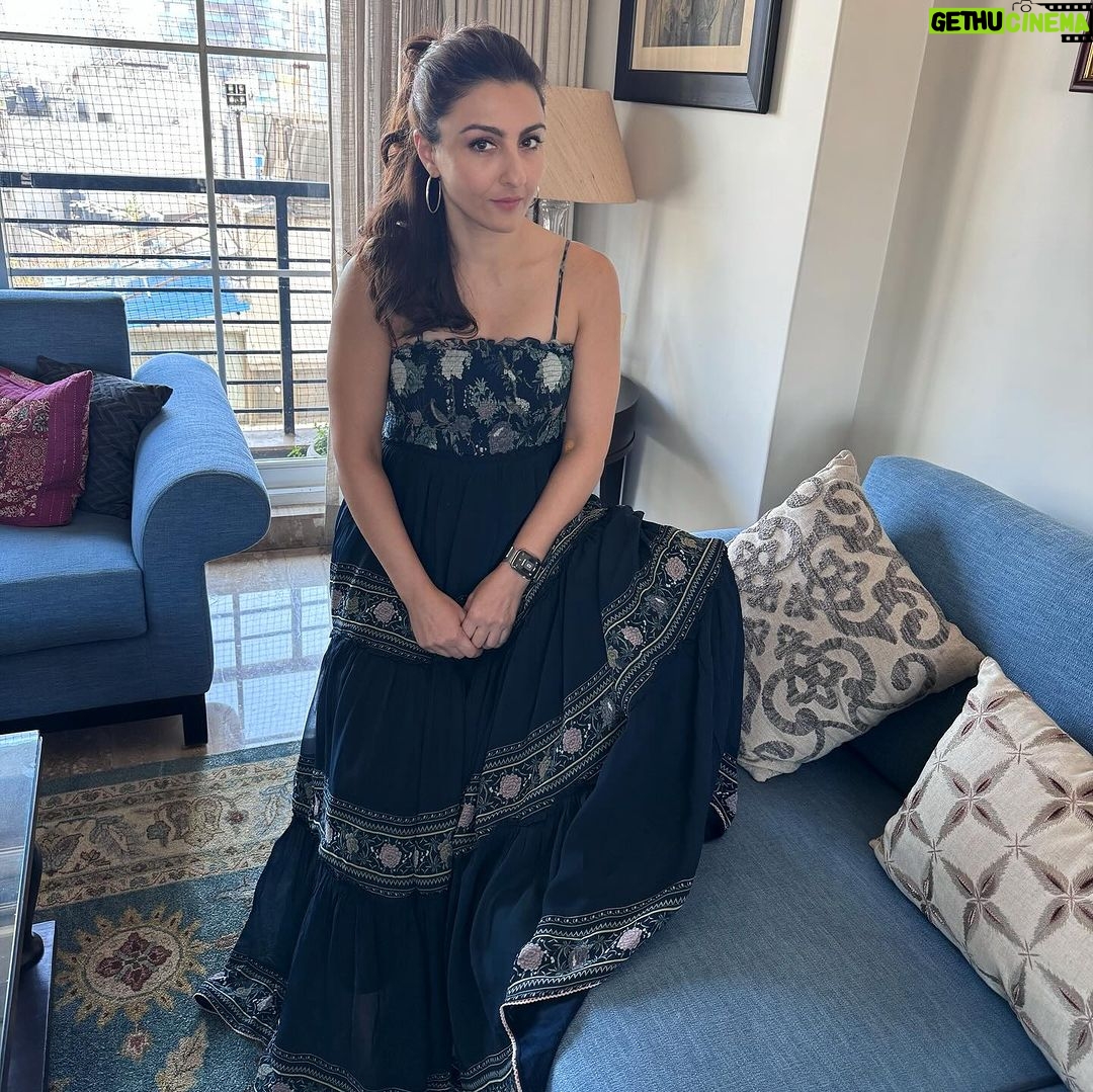 Soha Ali Khan Instagram - Blue-tiful 💙 @summerbypriyankagupta @kareenparwani