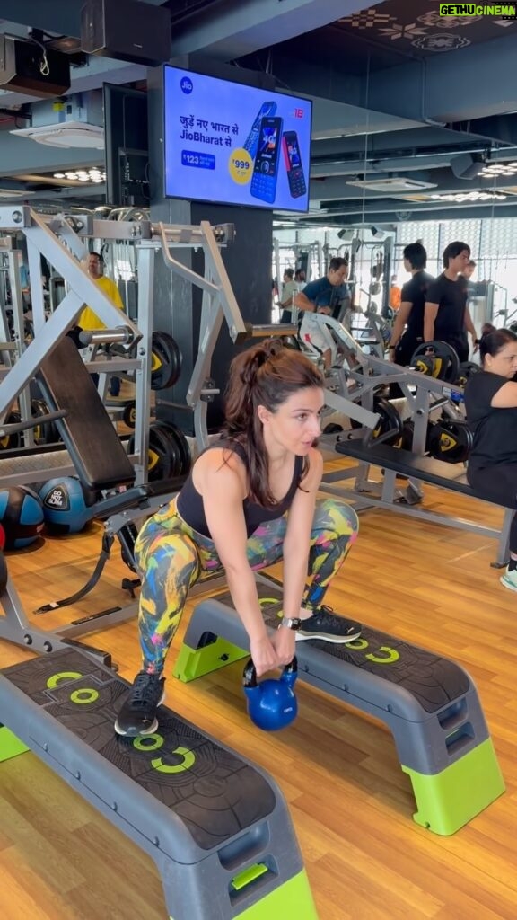 Soha Ali Khan Instagram - Showed up! #mondaymotivation #fitnessmotivation #workout