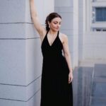 Soha Ali Khan Instagram - Black is the new black 🖤 Styling @kareenparwani Outfit @gauriandnainika Jewels @karishma.joolry Photography @whatknotin