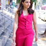 Soha Ali Khan Instagram - La vie en rose Stylist @kareenparwani Photographer @abhiyash_hajare Jewels @anaqajewels