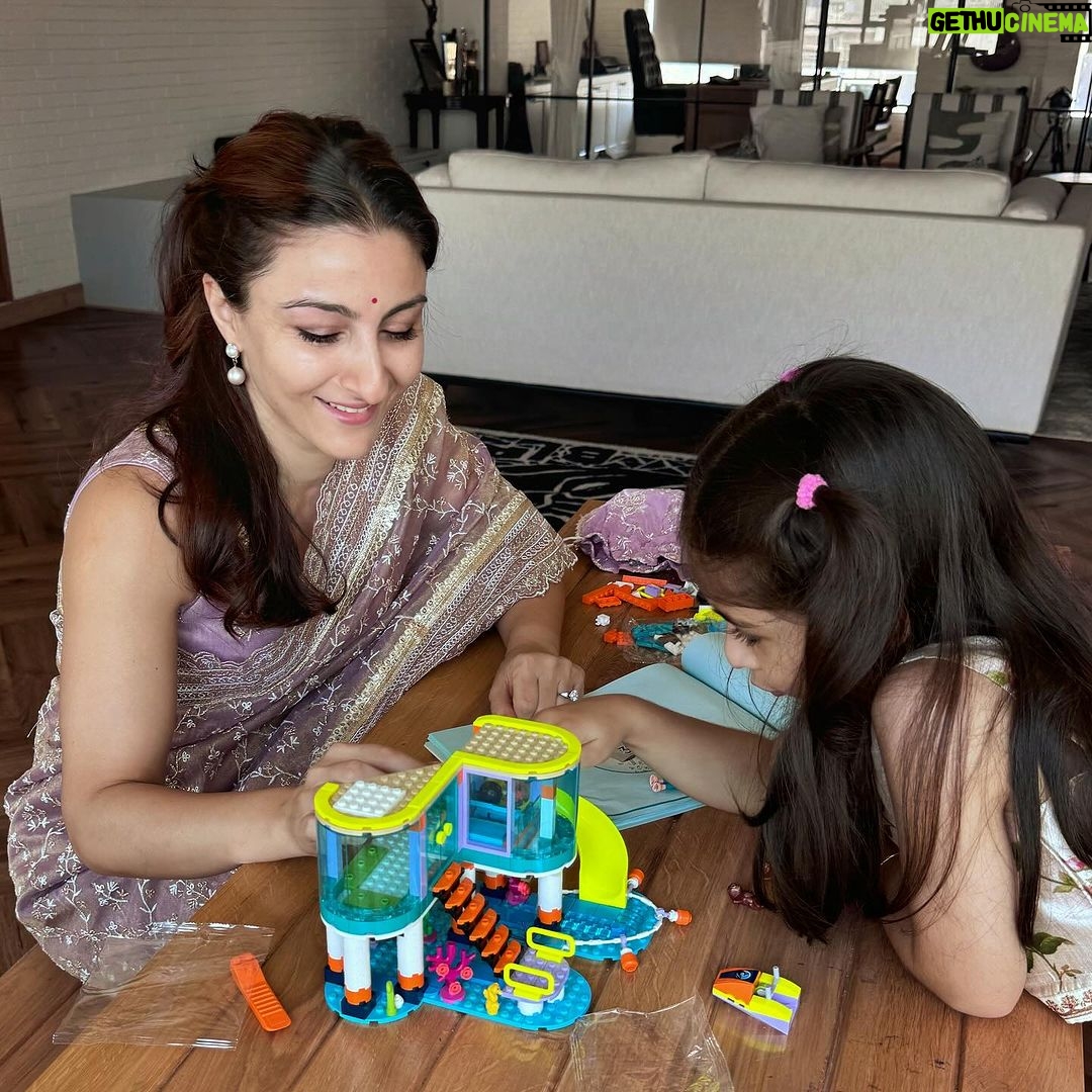 Soha Ali Khan Instagram - It’s never too late to learn something … or to teach someone..celebrating women’s day with some of my favourite ladies ♥️ #happywomensday
