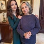 Soha Ali Khan Instagram - The kind of nut that didn’t fall far from the tree, that’s me! Came for the almonds but when in Delhi must see the mothership ❤️ Stylist @kareenparwani Outfit - @forevernew_official Jewels @paromapopat