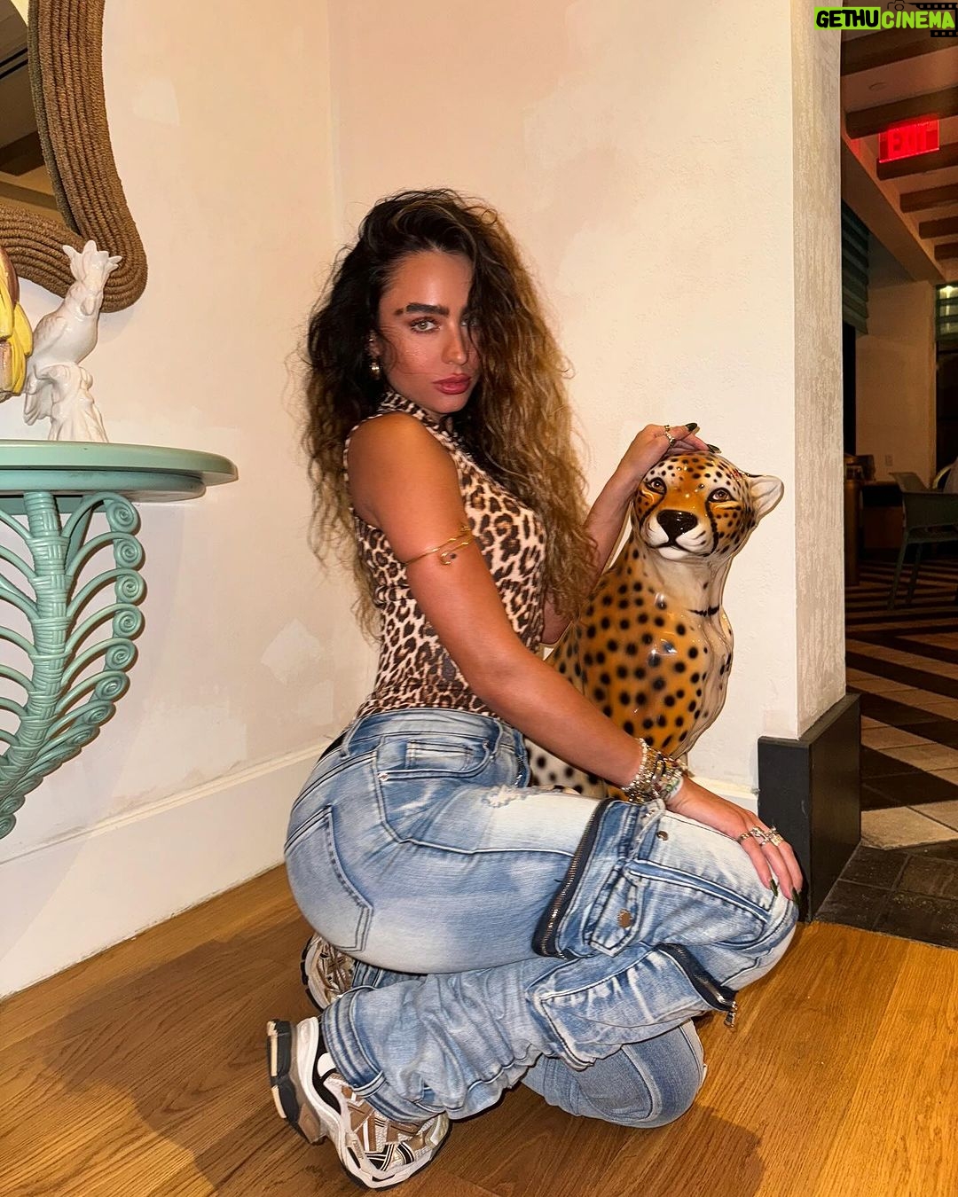 Sommer Ray Instagram - always a good time @thegoodtimehotel The Goodtime Hotel