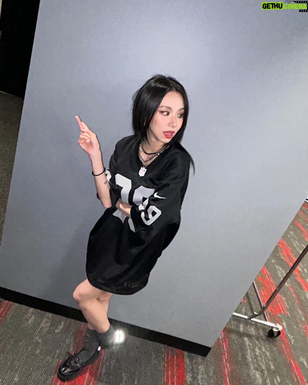 Son Chae-young Instagram - 🖤너무 감사하고 사랑해요🖤