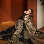 Sonakshi Sinha Instagram - Black and gold for the win ✨