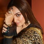 Sonakshi Sinha Instagram - Black and gold for the win ✨