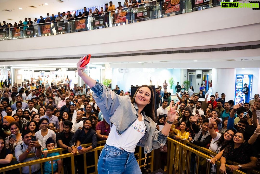 Sonakshi Sinha Instagram - Empowered women empower women ๐ช๐ผ Celebrating #InternationalWomensDay with our very first retail launch and the incredible women of SOEZI ๐ @srishtiraai and i are proud to be female entrepreneurs running a business thats powered by a majority of women! Together, weโre breaking barriers, shattering stereotypes, and making waves in the world of beauty and nailing it with one press-on at a time ๐
๐ป. Hereโs to strong women: may we know them, may we be them, may we raise them. ๐ช๐ผโจ #SOEZI #WomensDay #GirlPower #SOEZIWonderWomen @itssoezi