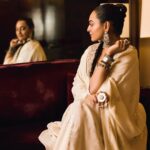 Sonakshi Sinha Instagram - Eid ka chand 🌙✨ #HeeramandiOnNetflix #may1st