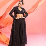 Sonakshi Sinha Instagram - Kaala jaadu hai Fareedan 🏴‍☠️ #HeeraMandiOnNetflix #ComingSoon