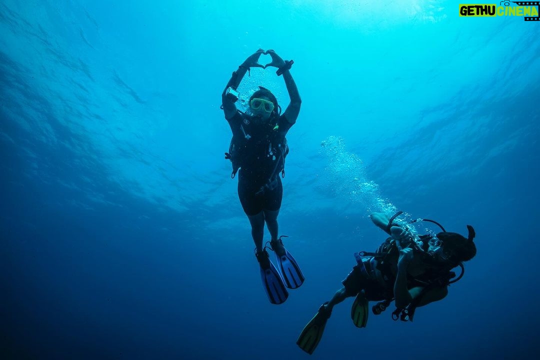 Sonakshi Sinha Instagram - And my love for the ocean only gets deeper!!! After getting our Open water certification in 2020, Dive buddy @iamzahero and me landed up in Andaman for our Advance Open Water Diving course… and it was the best 3 days of learning how to be better divers! Thanks to our amazing instructor Titiksh from @lacadives, @luminousdeep and @tanvigautama for being so helpful and capturing it so brilliantly and @paditv for making it happen… more to follow 💙 #scubadiving #mermaidlife #advancedopenwater