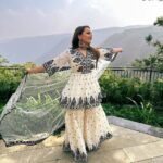 Sonakshi Sinha Instagram - Vaadiyon mein wedding… filmy hona zaroori hai!!! Mahabaleshwar