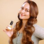 Sonakshi Sinha Instagram - Add that extra shine & nourishment to your colored hair with the Metal DX oil by @lorealpro_education_india! ✨ #Inoaldindia #LorealProindia #LorealProfindia #Inoahaircolor #haircolor #MetalDX @lorealpro #Inoa #InoalD #InoalDindia #FutureOfHairDesign