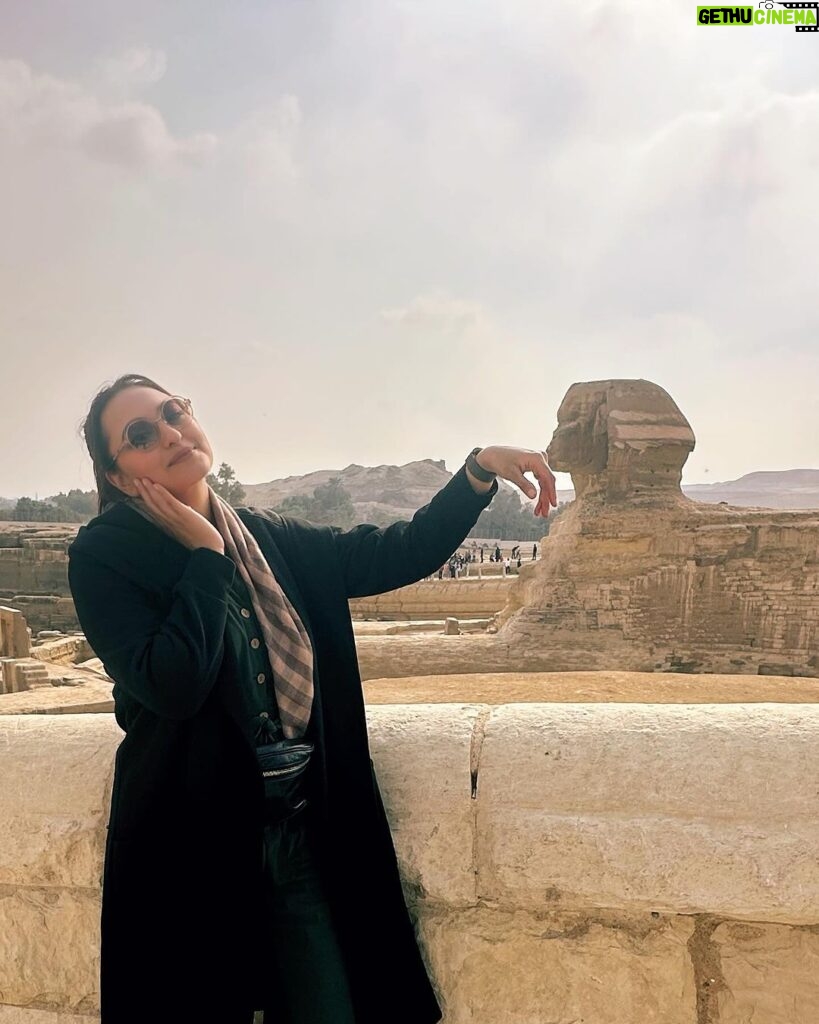 Sonakshi Sinha Instagram - Sphinx just lookin like a wow so i gave him a kiss… and then went on to take some more corny photos 😂 #Egypt #sonastravels