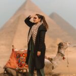 Sonakshi Sinha Instagram - Lo and behold - the great Pyramids of Giza (aur saath mein feature karte hue - ship of the desert Camel bhai) Thats one off the bucket list ✅ #sonastravels #egypt #Cairo #pyramidsofgiza