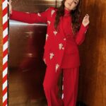 Sonakshi Sinha Instagram - Exit 2023… signing out of this year! See you soon 2024!! (If anyone has any work with me, dont call me until 10 Jan. Bye)