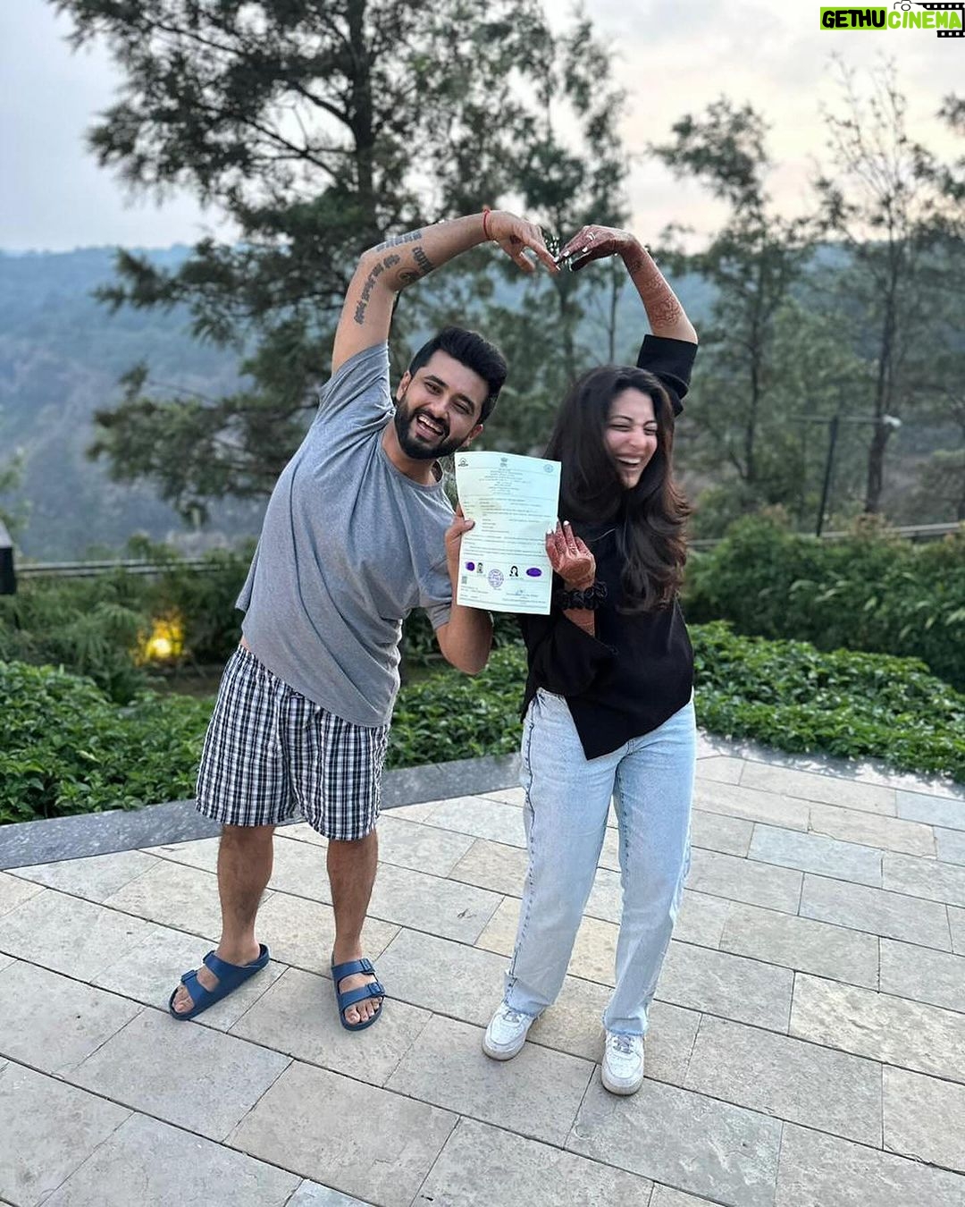 Sonakshi Sinha Instagram - Thank you for getting married @zmaahir and @sanjanavgoenka… the collective happiness at that wedding was like nothing ive ever seen before! The love, the friendship, the laughter, the magic… all that happened there is what i wish for you both now and forever ❤️ love you guys! First pic is a pictoral representation of the happiness felt in the pics that follow… so scroll!