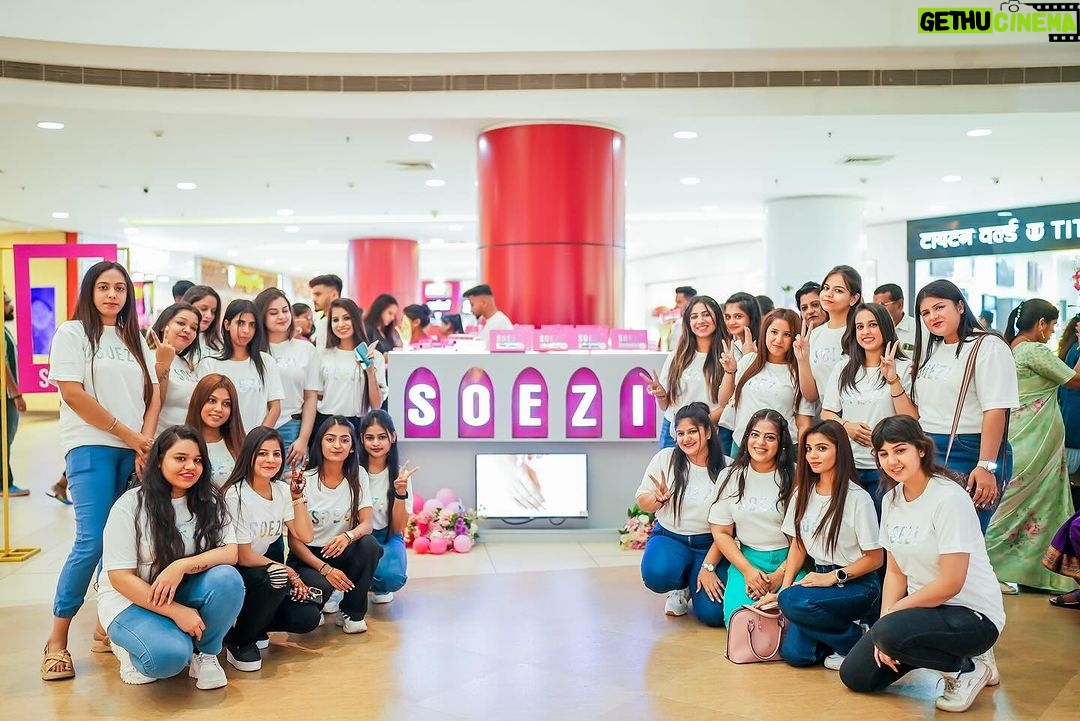 Sonakshi Sinha Instagram - Empowered women empower women ๐ช๐ผ Celebrating #InternationalWomensDay with our very first retail launch and the incredible women of SOEZI ๐ @srishtiraai and i are proud to be female entrepreneurs running a business thats powered by a majority of women! Together, weโre breaking barriers, shattering stereotypes, and making waves in the world of beauty and nailing it with one press-on at a time ๐
๐ป. Hereโs to strong women: may we know them, may we be them, may we raise them. ๐ช๐ผโจ #SOEZI #WomensDay #GirlPower #SOEZIWonderWomen @itssoezi
