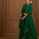Sonakshi Sinha Instagram - Gajra and green… made me feel like a queen 🫅