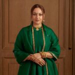 Sonakshi Sinha Instagram - Gajra and green… made me feel like a queen 🫅