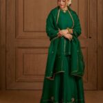 Sonakshi Sinha Instagram - Gajra and green… made me feel like a queen 🫅