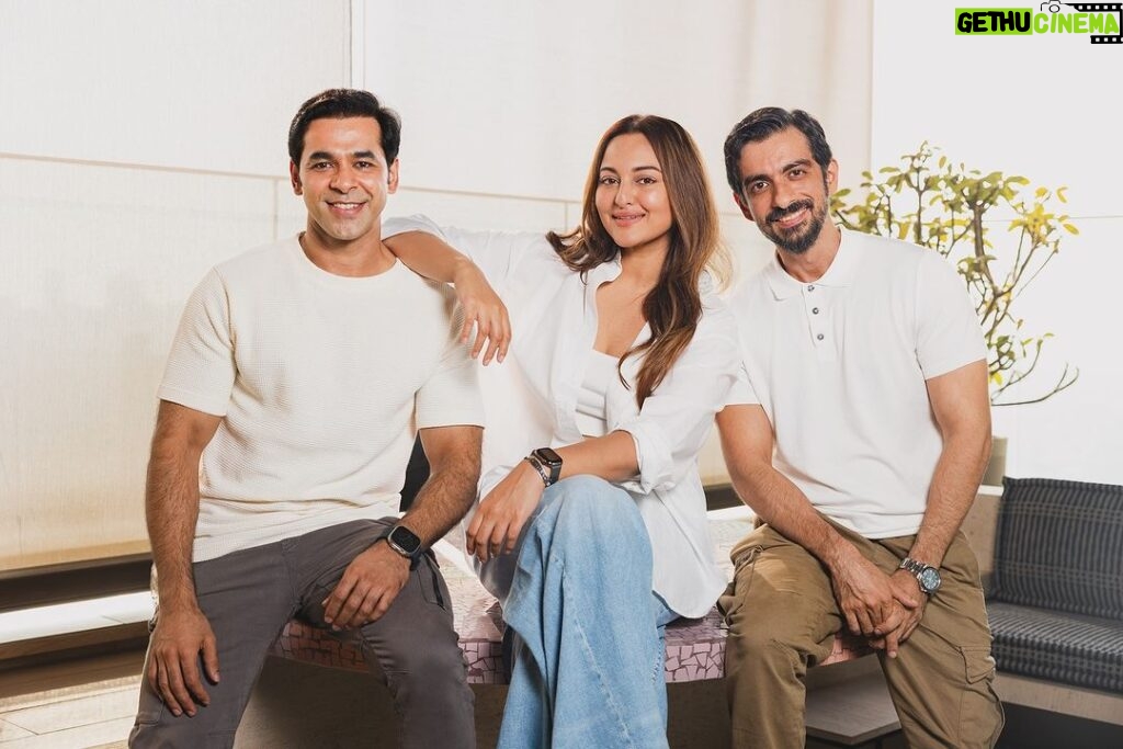 Sonakshi Sinha Instagram - When three people who LOVE their work, are borderline OBSESSED with it and cant wait to THRILL the audience come together - you get a Romantic Thriller with a twist you wont forget! Supper happy to be collaborating with the dynamic producer Vishal Rana (@itsvishalrana) of @echelonproduction and debutante Director Karan Rawal (@karanrawal2) on a film that will have you on the edge of your seats… watch this space for more! Filming soon 🎬